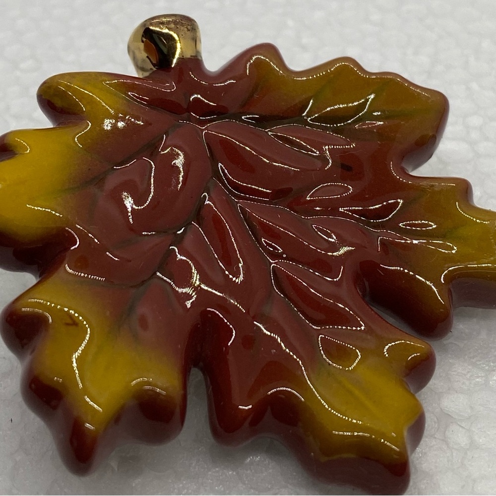 Nora Fleming mini A290 Fall Maple Leaf